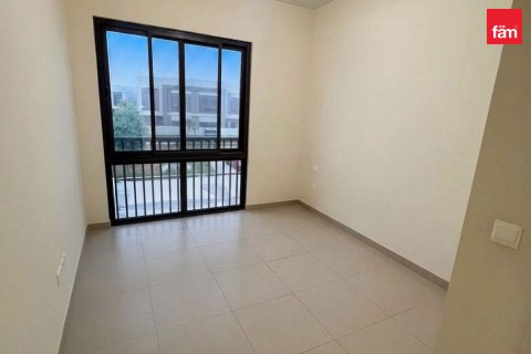Dubai, UAE의 임대용 빌라 침실 2개, 131.2제곱미터 번호 760249 - 사진 2
