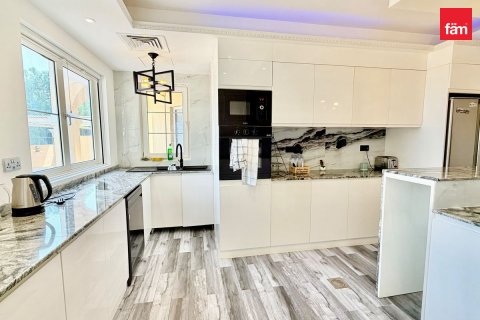 Вилла Дубай, БАӘ-да 4 жатын бөлмелер, 533.6 м² № 766323 - фото 4