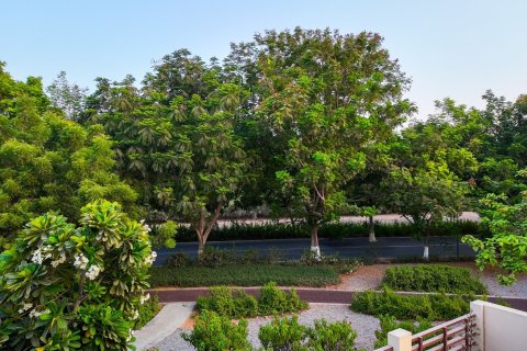 Řadový dům v Ras Al Khaimah, SAE 3 ložnice, 316 m² Č.: 734716 - fotografie 8