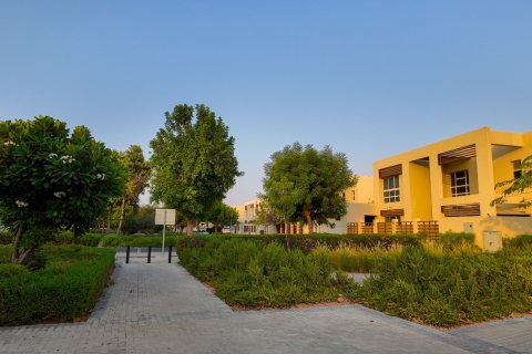 Řadový dům v Ras Al Khaimah, SAE 3 ložnice, 316 m² Č.: 734716 - fotografie 2