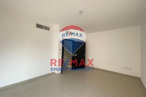 Villa in Al Reef, Abu Dhabi, UAE 3 bedrooms, 174.1 sq.m. № 515814 - photo 7
