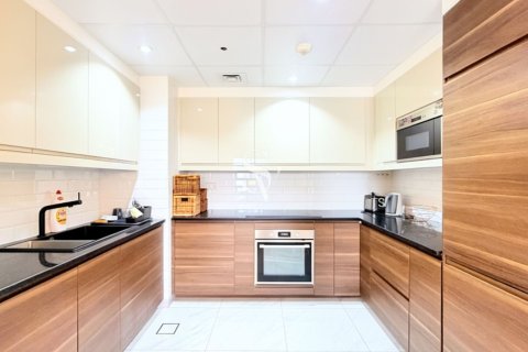 Appartement te huur in Jumeirah Beach Residence, Dubai, VAE 2 slaapkamers, 131 vr.m., nr 720262 - foto 2