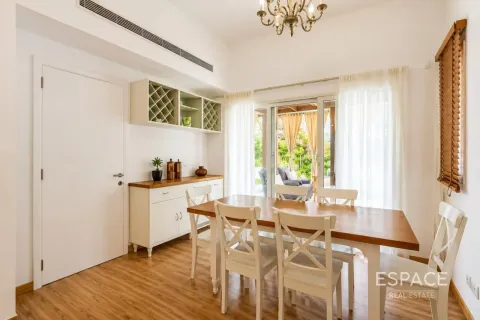 Casa urbana para arrendamento em The Lakes, Dubai, EAU 4 quartos, 203 m2 № 738092 - foto 3
