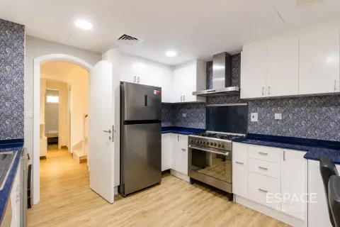 Casa urbana para arrendamento em The Lakes, Dubai, EAU 4 quartos, 203 m2 № 738092 - foto 4