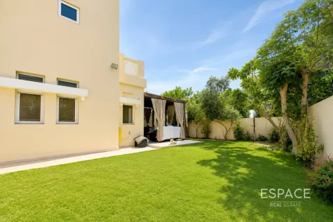 Casa urbana para arrendamento em The Lakes, Dubai, EAU 4 quartos, 203 m2 № 738092 - foto 10