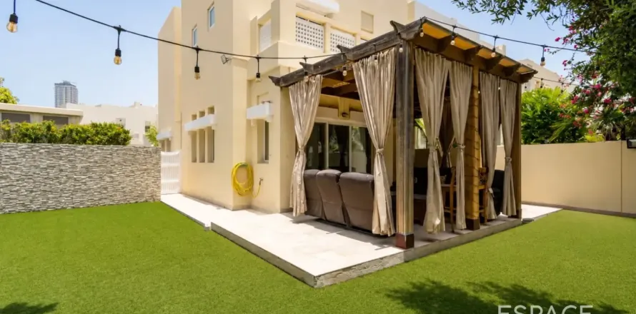 Casa urbana em The Lakes, Dubai, EAU 4 quartos, 203 m2 № 738092