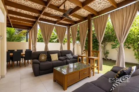 Casa urbana para arrendamento em The Lakes, Dubai, EAU 4 quartos, 203 m2 № 738092 - foto 9
