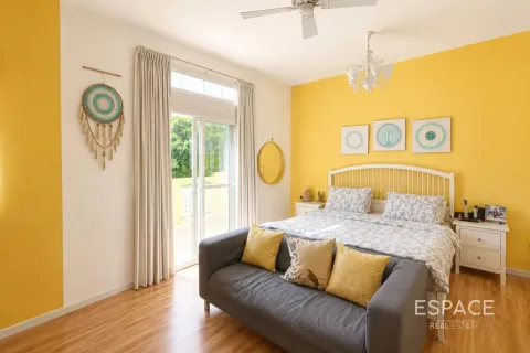Casa urbana para arrendamento em The Lakes, Dubai, EAU 4 quartos, 203 m2 № 738092 - foto 7