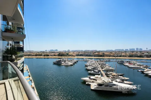 Korter asukohaga Palm Jumeirah, Dubai, AÜE: 3 magamistoaga, 212 m² Nr 738096