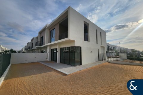Villa in The Valley, Dubai, UAE 4 bedrooms, 218 sq.m. № 688789