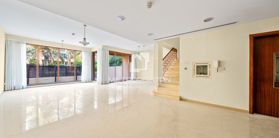 טאונהאוס ב Jumeirah Islands, Dubai, איחוד האמירויות 4 חדרי שינה, 217 מ"ר מספר 663961