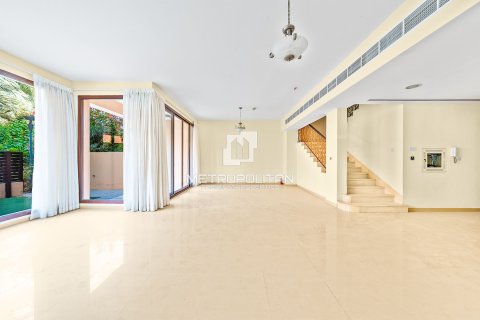 טאונהאוס להשכרה ב Jumeirah Islands, Dubai, איחוד האמירויות  4 חדרי שינה, 217 מ"ר, מספר 663961 - תמונה 2