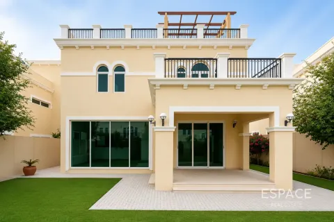 Villa in Jumeirah Park, Dubai, UAE 4 bedrooms, 455 sq.m. № 738108