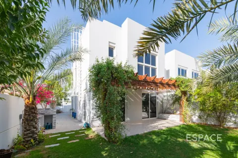 Villa i Mudon, Dubai, UAE 4 soveværelser, 251 kvm № 738110