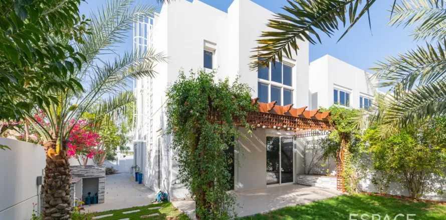 Villa i Mudon, Dubai, UAE 4 soveværelser, 251 kvm № 738110