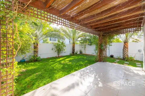 Villa til leje i Mudon, Dubai, UAE 4 soveværelser, 251 kvm № 738110 - foto 2