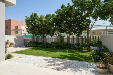 Řadový dům v Jebel Ali, Dubai, SAE 4 ložnice, 298 m² Č.: 738107