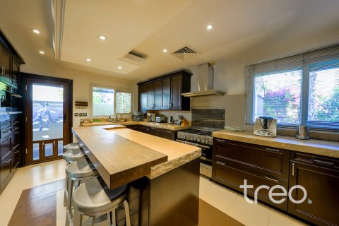 Villa te koop in Meadows, Dubai, VAE 4 slaapkamers, 387.41 vr.m., nr 761298 - foto 8