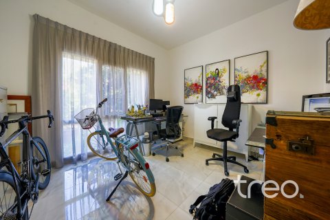 Villa te koop in Meadows, Dubai, VAE 4 slaapkamers, 387.41 vr.m., nr 761298 - foto 21