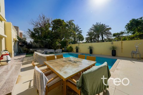 Villa te koop in Meadows, Dubai, VAE 4 slaapkamers, 387.41 vr.m., nr 761298 - foto 11