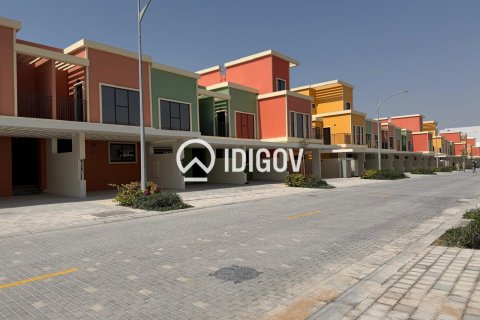 Villa para arrendamento em Damac Lagoons, Dubai, EAU 4 quartos, 144 m2 № 735709 - foto 1
