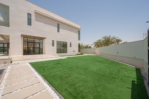 וילה להשכרה ב Al Aweer, Dubai, איחוד האמירויות  5 חדרי שינה, 926.61 מ"ר, מספר 749812 - תמונה 13