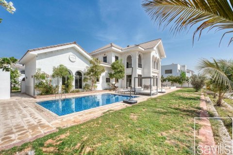 Vilë në Palm Jumeirah, Dubai, Emiratet e Bashkuara Arabe 6 dhoma gjumi, 1245.83 m2. № 747479