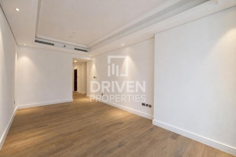 Apartment til salg i Downtown Dubai (Downtown Burj Dubai), Dubai, UAE 2 soveværelser, 142.79 kvm № 765348 - foto 2