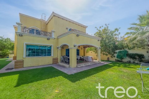 Villa zur Miete in Jumeirah Park, Dubai, VAE 4 Schlafzimmer, 402.73 m2 Nr. 741128 - Foto 2