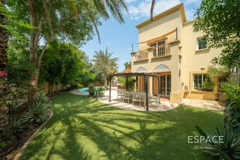 Villa asukohaga The Springs, Dubai, AÜE: 3 magamistoaga, 244 m² Nr 737769