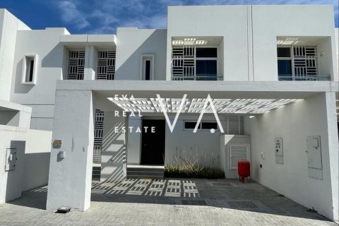 Huvila Dubai, Arabiemiraatit 3 makuuhuonetta, 189.89 m2 № 637815