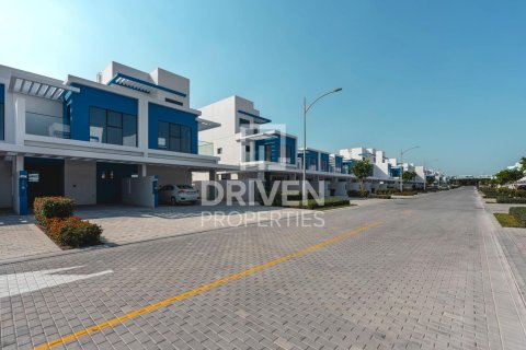 Townhouse in Damac Lagoons, Dubai, UAE 3 bedrooms, 144 sq.m. № 756908 - photo 15