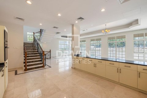 Üürile anda villa asukohaga The Villa, Dubai, AÜE: 5 magamistoaga, 561.04 m² Nr 756907 - pilt 8