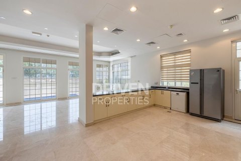 Üürile anda villa asukohaga The Villa, Dubai, AÜE: 5 magamistoaga, 561.04 m² Nr 756907 - pilt 7