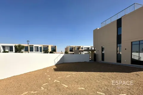 Kaupunkipientalo Dubai South (Dubai World Central), Dubai, Arabiemiraatit 4 makuuhuonetta, 231 m2 № 738296 - kuva 4