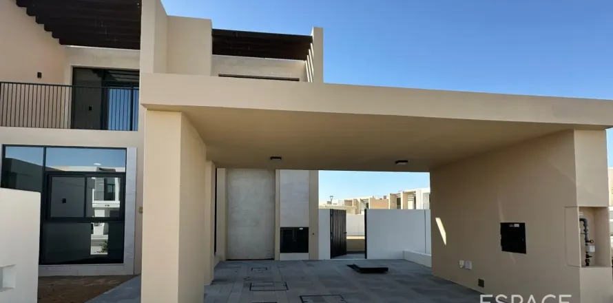 Kaupunkipientalo Dubai South (Dubai World Central), Dubai, Arabiemiraatit 4 makuuhuonetta, 231 m2 № 738296