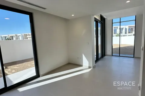 Kaupunkipientalo Dubai South (Dubai World Central), Dubai, Arabiemiraatit 4 makuuhuonetta, 231 m2 № 738296 - kuva 13