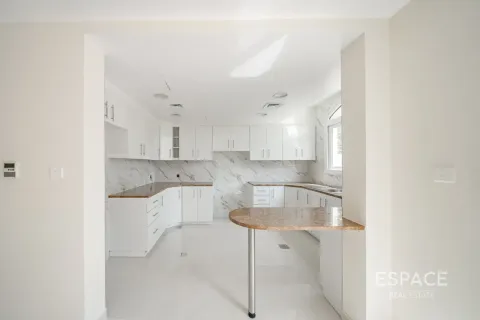 Kuća u nizu u The Springs, Dubai, UAE 3 spavaćih soba, 257 m2 Br. 738451 - fotografija 15