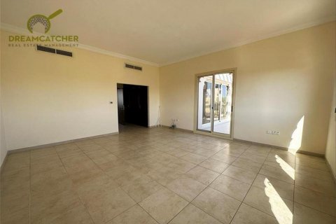 Al Hamra Village, Ras Al Khaimah, BAE’de kiralık villa 5 yatak odası, 982.6 m&sup2; No 512536 - fotoğraf 17