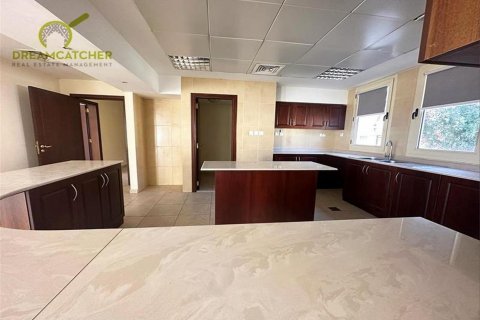Al Hamra Village, Ras Al Khaimah, BAE’de kiralık villa 5 yatak odası, 982.6 m&sup2; No 512536 - fotoğraf 11