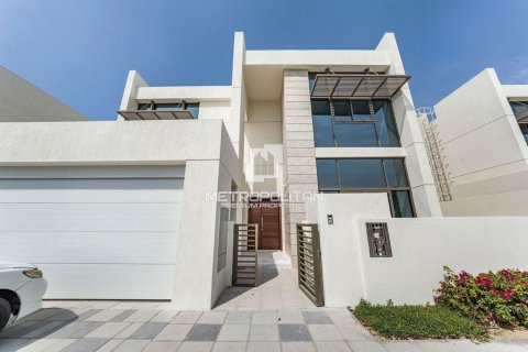 Vila v Mohammed Bin Rashid City, Dubai, SAE 4 spálne, 627 m2 č. 664146
