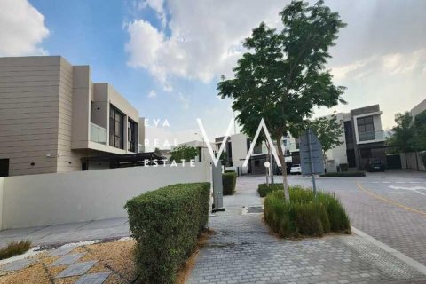 Вілла в DAMAC Hills (Akoya by DAMAC), Дубай, ОАЕ 5 спалень, 420.37м2 № 637717