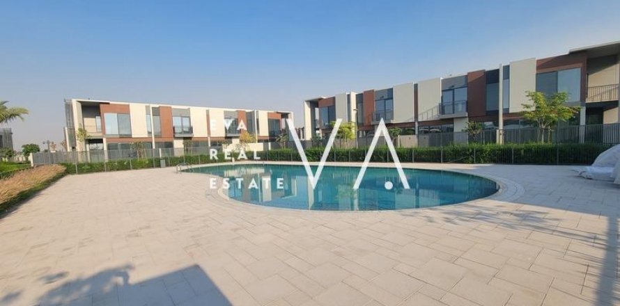 Városi lakóépület itt: Dubai, EAE, 4 hálószoba, 251.94 m², azonosító: 637789