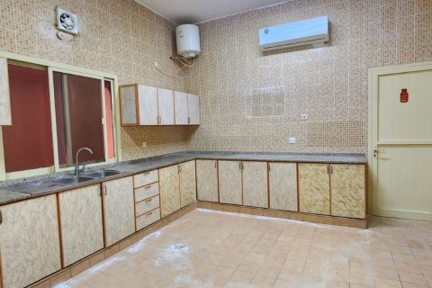 Vila di Ras Al Khaimah, UEA 5 kamar tidur, 929 m2 nomor 734961 - foto 11