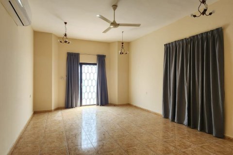 Vila di Ras Al Khaimah, UEA 5 kamar tidur, 929 m2 nomor 734961 - foto 3