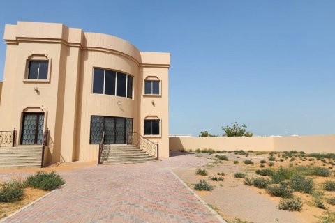 Vila di Ras Al Khaimah, UEA 5 kamar tidur, 929 m2 nomor 734961 - foto 2