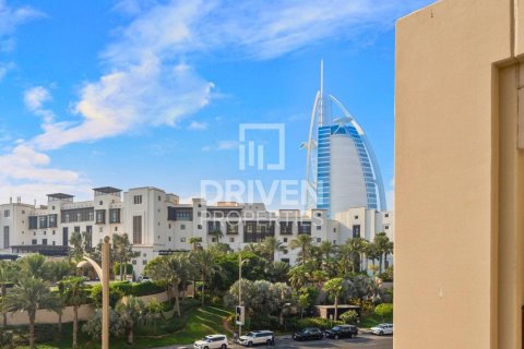 Huoneisto Umm Suqeim, Dubai, Arabiemiraatit 2 makuuhuonetta, 126.07 m2 № 768175
