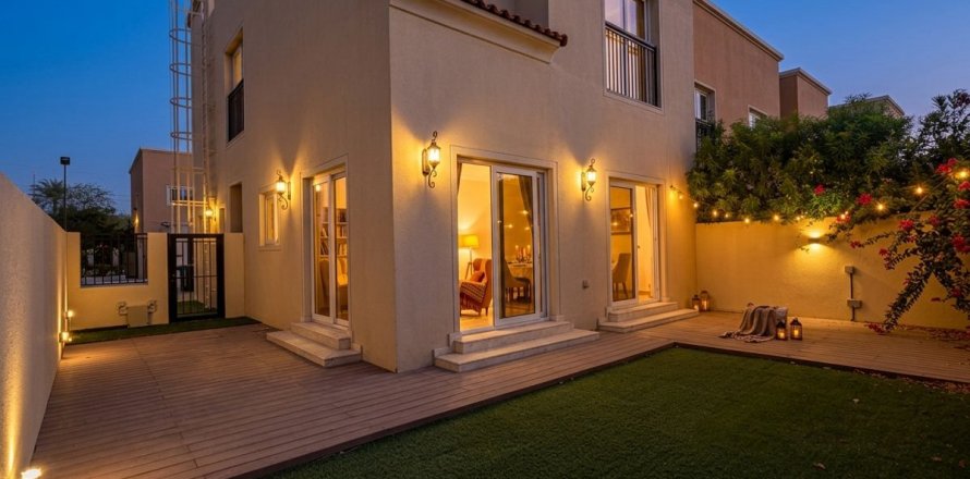 Casa urbana em Dubai, EAU 4 quartos, 238.7 m2 № 713936