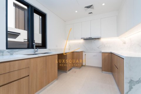 Řadový dům v Jebel Ali, Dubai, SAE 4 ložnice, 336 m² Č.: 720681 - fotografie 3