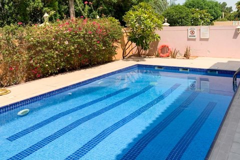 Villa a Al Safa, Dubai, EAU 4 camere da letto, 5870.36 mq. № 768834